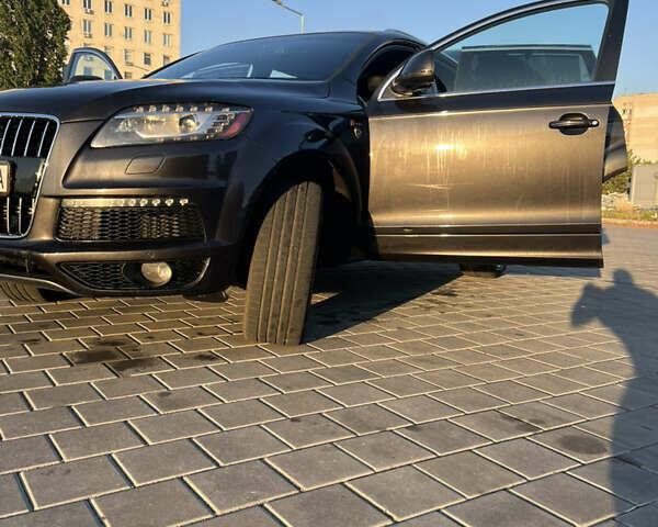 Сірий Ауді Ку 7, об'ємом двигуна 3 л та пробігом 262 тис. км за 15000 $, фото 1 на Automoto.ua