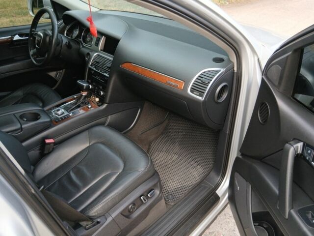 Серый Ауди Ку 7, объемом двигателя 3 л и пробегом 235 тыс. км за 16500 $, фото 13 на Automoto.ua