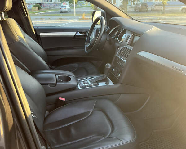 Сірий Ауді Ку 7, об'ємом двигуна 3 л та пробігом 262 тис. км за 15000 $, фото 6 на Automoto.ua