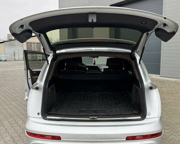 Сірий Ауді Ку 7, об'ємом двигуна 2.97 л та пробігом 256 тис. км за 18500 $, фото 21 на Automoto.ua