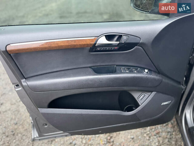 Серый Ауди Ку 7, объемом двигателя 2.97 л и пробегом 270 тыс. км за 15300 $, фото 13 на Automoto.ua