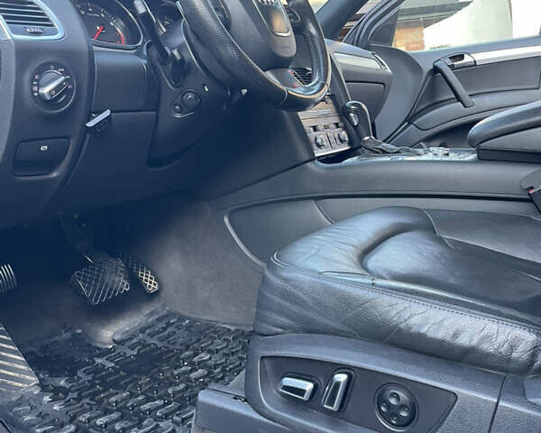 Серый Ауди Ку 7, объемом двигателя 3 л и пробегом 235 тыс. км за 15500 $, фото 2 на Automoto.ua