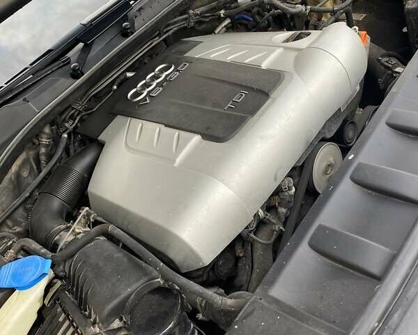 Серый Ауди Ку 7, объемом двигателя 2.97 л и пробегом 320 тыс. км за 17200 $, фото 5 на Automoto.ua