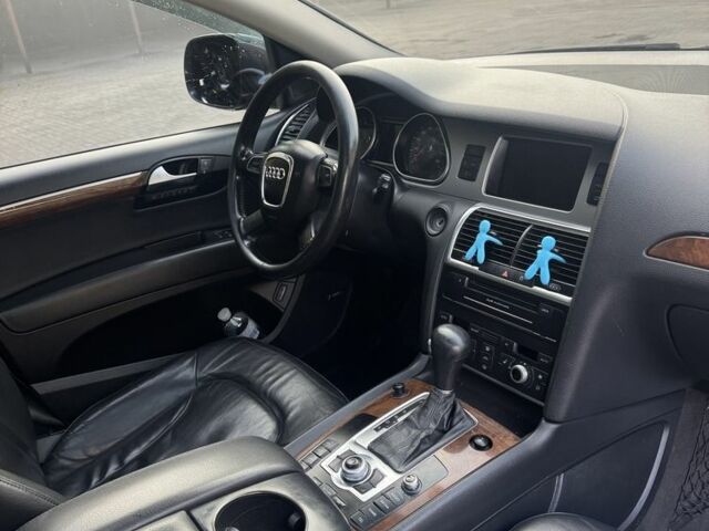 Серый Ауди Ку 7, объемом двигателя 3 л и пробегом 374 тыс. км за 9999 $, фото 4 на Automoto.ua