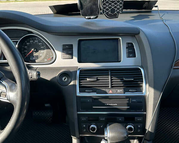 Сірий Ауді Ку 7, об'ємом двигуна 3 л та пробігом 187 тис. км за 15500 $, фото 14 на Automoto.ua