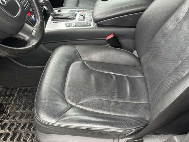 Серый Ауди Ку 7, объемом двигателя 3 л и пробегом 308 тыс. км за 18500 $, фото 6 на Automoto.ua