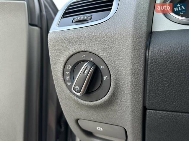 Серый Ауди Ку 7, объемом двигателя 2.97 л и пробегом 262 тыс. км за 17500 $, фото 38 на Automoto.ua