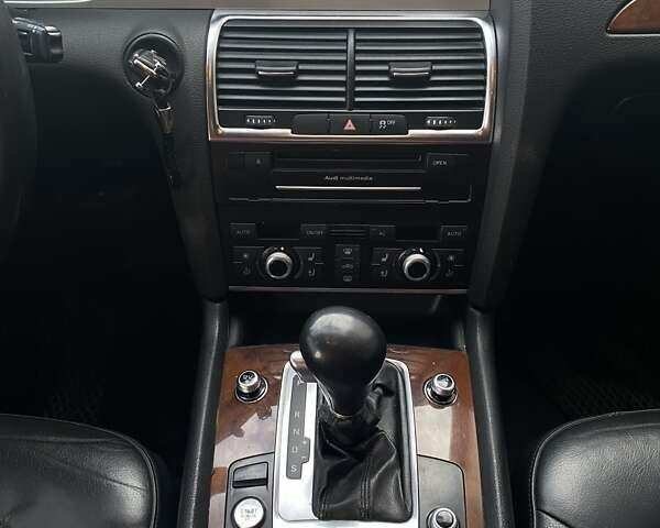 Серый Ауди Ку 7, объемом двигателя 2.97 л и пробегом 320 тыс. км за 17200 $, фото 7 на Automoto.ua