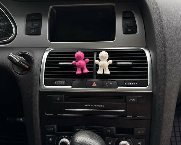 Серый Ауди Ку 7, объемом двигателя 2.97 л и пробегом 297 тыс. км за 17300 $, фото 23 на Automoto.ua