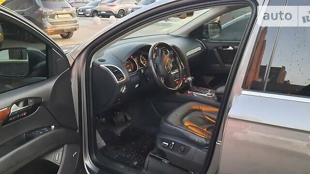 Серый Ауди Ку 7, объемом двигателя 3 л и пробегом 260 тыс. км за 18500 $, фото 5 на Automoto.ua