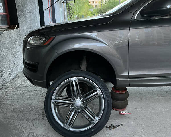 Серый Ауди Ку 7, объемом двигателя 2.97 л и пробегом 239 тыс. км за 18500 $, фото 13 на Automoto.ua