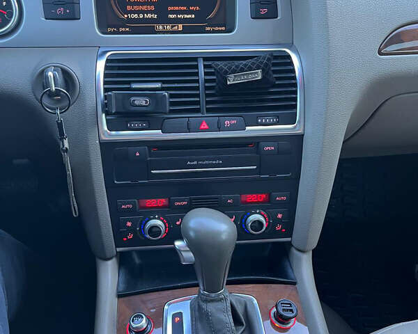 Серый Ауди Ку 7, объемом двигателя 3 л и пробегом 243 тыс. км за 13700 $, фото 8 на Automoto.ua