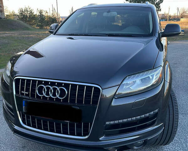 Серый Ауди Ку 7, объемом двигателя 3 л и пробегом 243 тыс. км за 13700 $, фото 2 на Automoto.ua