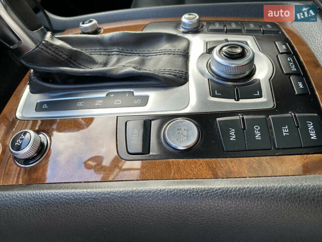 Серый Ауди Ку 7, объемом двигателя 2.97 л и пробегом 233 тыс. км за 16200 $, фото 64 на Automoto.ua