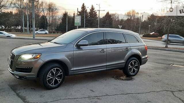 Серый Ауди Ку 7, объемом двигателя 3 л и пробегом 260 тыс. км за 18500 $, фото 1 на Automoto.ua