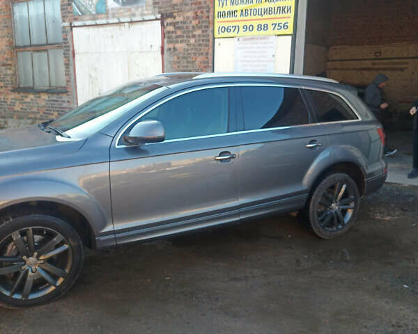 Серый Ауди Ку 7, объемом двигателя 3 л и пробегом 242 тыс. км за 15800 $, фото 2 на Automoto.ua