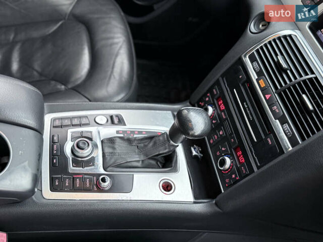 Серый Ауди Ку 7, объемом двигателя 2.97 л и пробегом 199 тыс. км за 16000 $, фото 14 на Automoto.ua