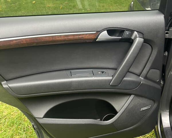 Ауді Ку 7 2011 у Нетешине на Automoto.ua Сірий Ауді Ку 7, об'ємом двигуна 3 л та пробігом 238 тис. км за 14500 $, фото 33 на Automoto.ua
