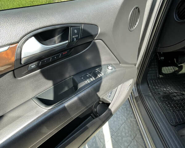 Сірий Ауді Ку 7, об'ємом двигуна 3 л та пробігом 310 тис. км за 16500 $, фото 6 на Automoto.ua