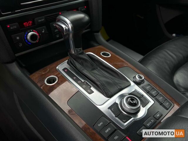 Серый Ауди Ку 7, объемом двигателя 3 л и пробегом 212 тыс. км за 16500 $, фото 21 на Automoto.ua