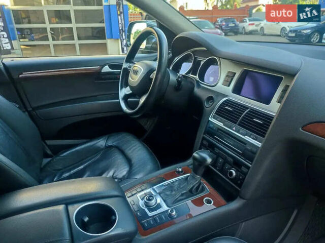 Серый Ауди Ку 7, объемом двигателя 3 л и пробегом 304 тыс. км за 12500 $, фото 16 на Automoto.ua