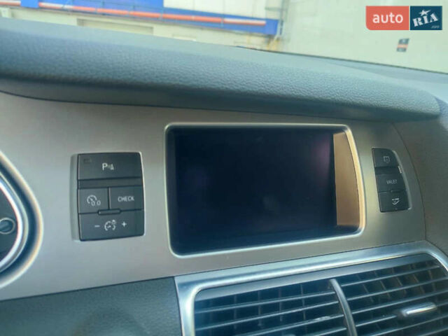 Серый Ауди Ку 7, объемом двигателя 3 л и пробегом 304 тыс. км за 12500 $, фото 14 на Automoto.ua