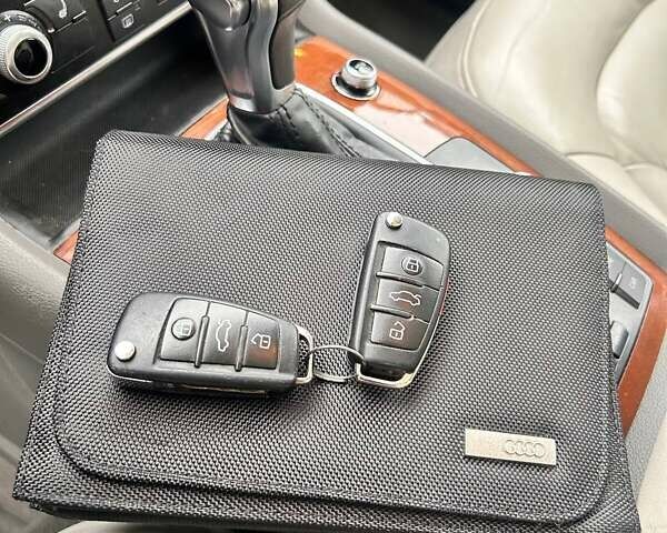 Серый Ауди Ку 7, объемом двигателя 3 л и пробегом 250 тыс. км за 9999 $, фото 44 на Automoto.ua