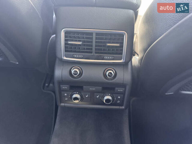 Сірий Ауді Ку 7, об'ємом двигуна 3 л та пробігом 159 тис. км за 19999 $, фото 15 на Automoto.ua