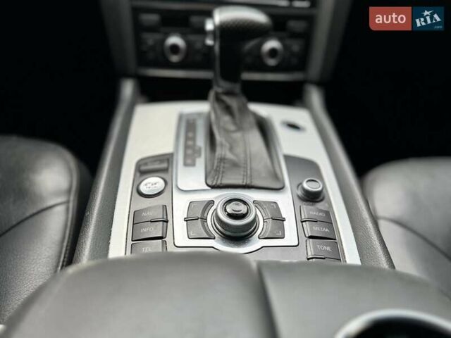 Серый Ауди Ку 7, объемом двигателя 3 л и пробегом 192 тыс. км за 19800 $, фото 56 на Automoto.ua