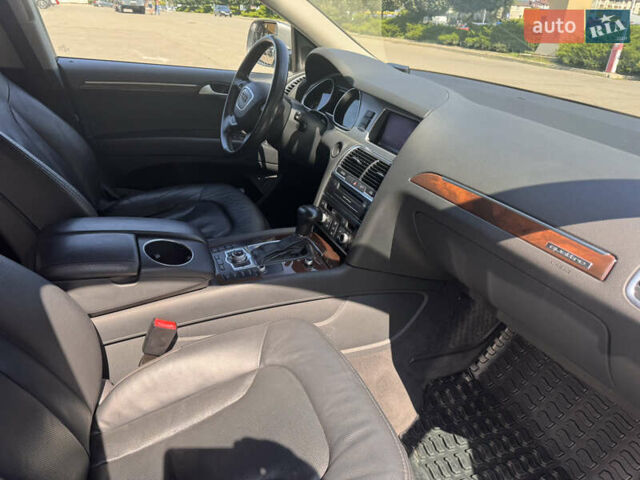 Сірий Ауді Ку 7, об'ємом двигуна 3 л та пробігом 159 тис. км за 19999 $, фото 12 на Automoto.ua