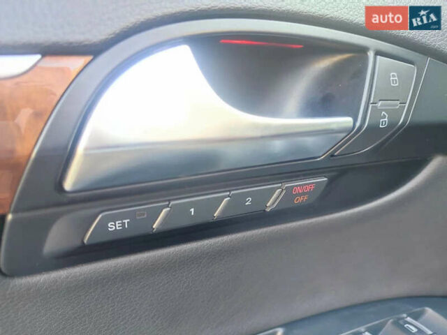 Серый Ауди Ку 7, объемом двигателя 3 л и пробегом 304 тыс. км за 12500 $, фото 22 на Automoto.ua