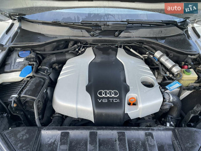 Серый Ауди Ку 7, объемом двигателя 2.97 л и пробегом 272 тыс. км за 15000 $, фото 4 на Automoto.ua