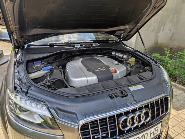 Серый Ауди Ку 7, объемом двигателя 3 л и пробегом 181 тыс. км за 20000 $, фото 1 на Automoto.ua