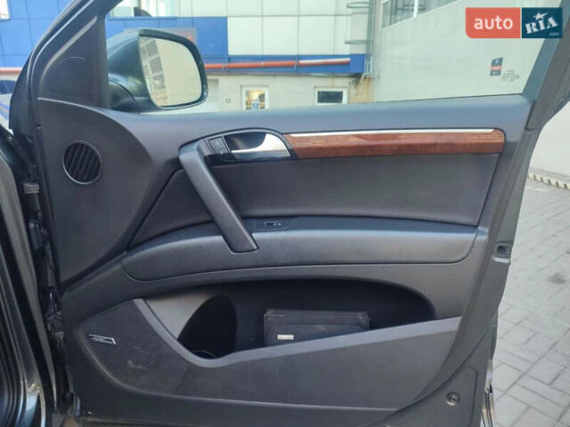 Серый Ауди Ку 7, объемом двигателя 3 л и пробегом 304 тыс. км за 12500 $, фото 7 на Automoto.ua