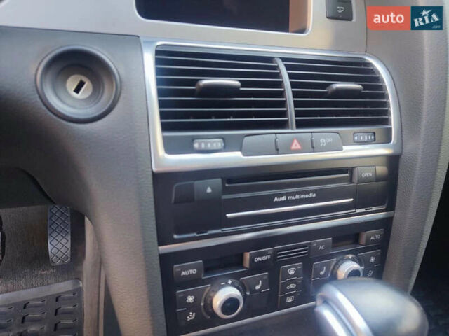 Серый Ауди Ку 7, объемом двигателя 3 л и пробегом 304 тыс. км за 12500 $, фото 15 на Automoto.ua