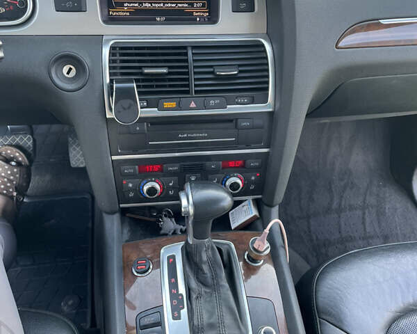 Серый Ауди Ку 7, объемом двигателя 2.97 л и пробегом 272 тыс. км за 15000 $, фото 6 на Automoto.ua