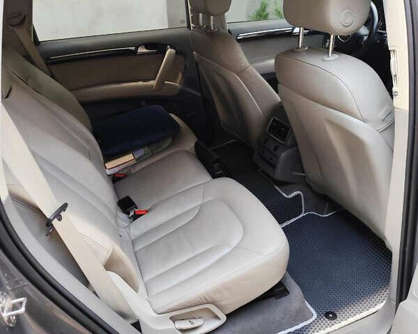 Серый Ауди Ку 7, объемом двигателя 0 л и пробегом 181 тыс. км за 21800 $, фото 5 на Automoto.ua