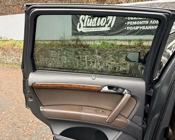 Серый Ауди Ку 7, объемом двигателя 2.97 л и пробегом 275 тыс. км за 19990 $, фото 76 на Automoto.ua