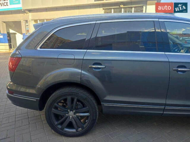 Серый Ауди Ку 7, объемом двигателя 3 л и пробегом 304 тыс. км за 12500 $, фото 11 на Automoto.ua