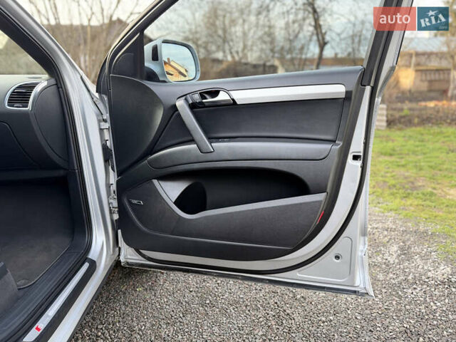 Серый Ауди Ку 7, объемом двигателя 3 л и пробегом 259 тыс. км за 13200 $, фото 49 на Automoto.ua