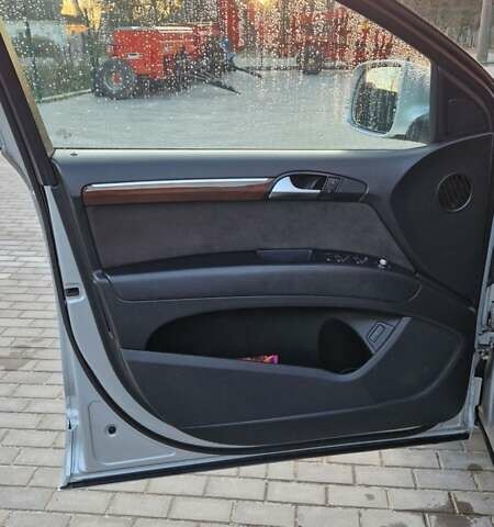 Серый Ауди Ку 7, объемом двигателя 2.97 л и пробегом 245 тыс. км за 18000 $, фото 24 на Automoto.ua