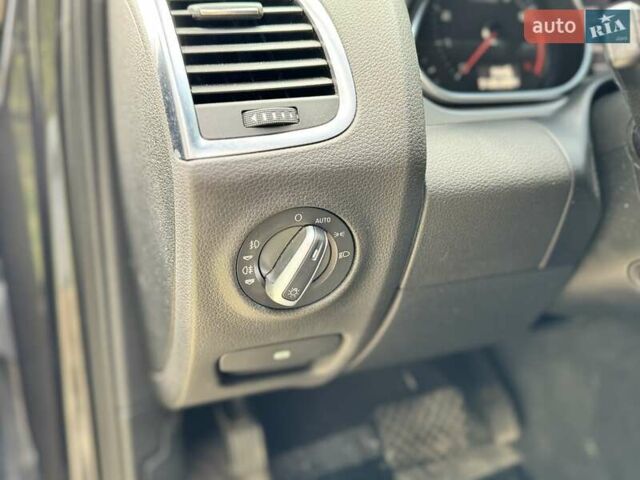 Серый Ауди Ку 7, объемом двигателя 3 л и пробегом 192 тыс. км за 19800 $, фото 37 на Automoto.ua