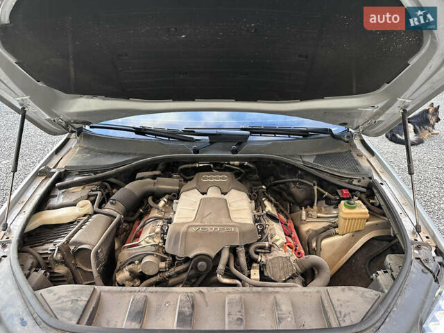 Серый Ауди Ку 7, объемом двигателя 3 л и пробегом 234 тыс. км за 12300 $, фото 41 на Automoto.ua