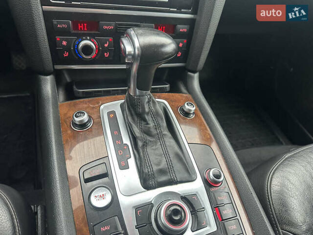 Серый Ауди Ку 7, объемом двигателя 3 л и пробегом 274 тыс. км за 14999 $, фото 45 на Automoto.ua