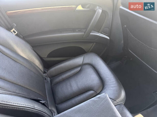 Сірий Ауді Ку 7, об'ємом двигуна 3 л та пробігом 159 тис. км за 19999 $, фото 14 на Automoto.ua