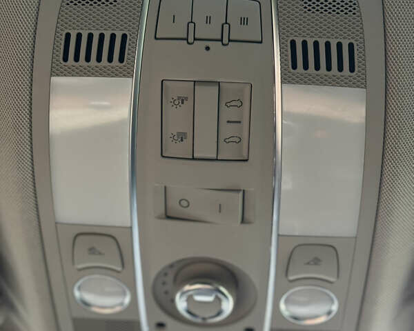 Серый Ауди Ку 7, объемом двигателя 3 л и пробегом 190 тыс. км за 17500 $, фото 35 на Automoto.ua