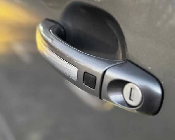 Сірий Ауді Ку 7, об'ємом двигуна 3 л та пробігом 300 тис. км за 15900 $, фото 8 на Automoto.ua