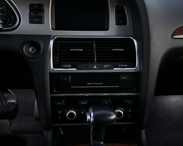 Сірий Ауді Ку 7, об'ємом двигуна 3 л та пробігом 300 тис. км за 15900 $, фото 19 на Automoto.ua