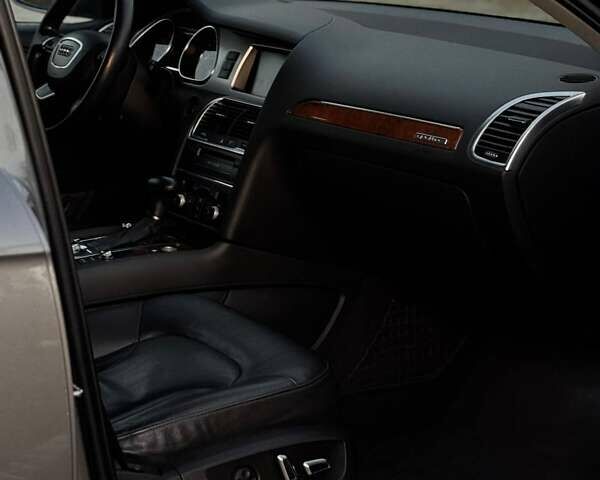 Сірий Ауді Ку 7, об'ємом двигуна 3 л та пробігом 300 тис. км за 15900 $, фото 13 на Automoto.ua