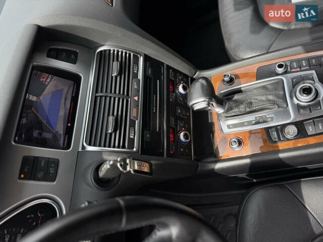 Сірий Ауді Ку 7, об'ємом двигуна 3 л та пробігом 290 тис. км за 17900 $, фото 7 на Automoto.ua